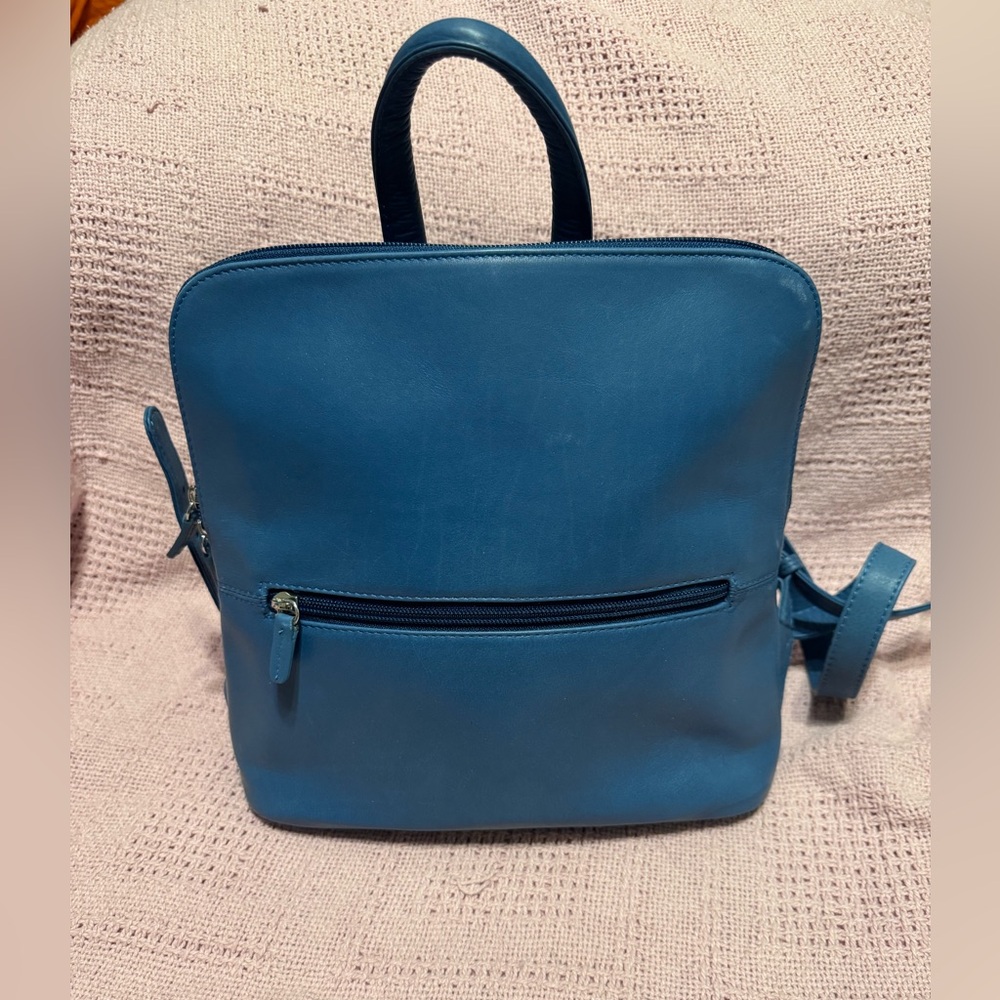 ili New York small backpack